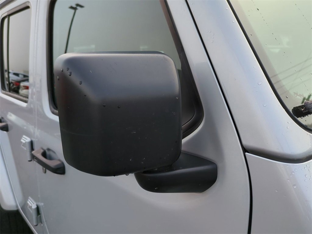 Used 2024 Jeep Wrangler Sahara image 12