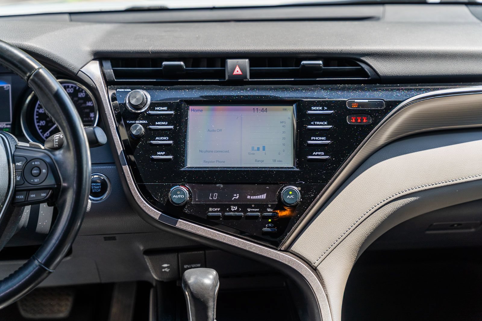 Used 2019 Toyota Camry SE w/ Convenience Package FWD image 29