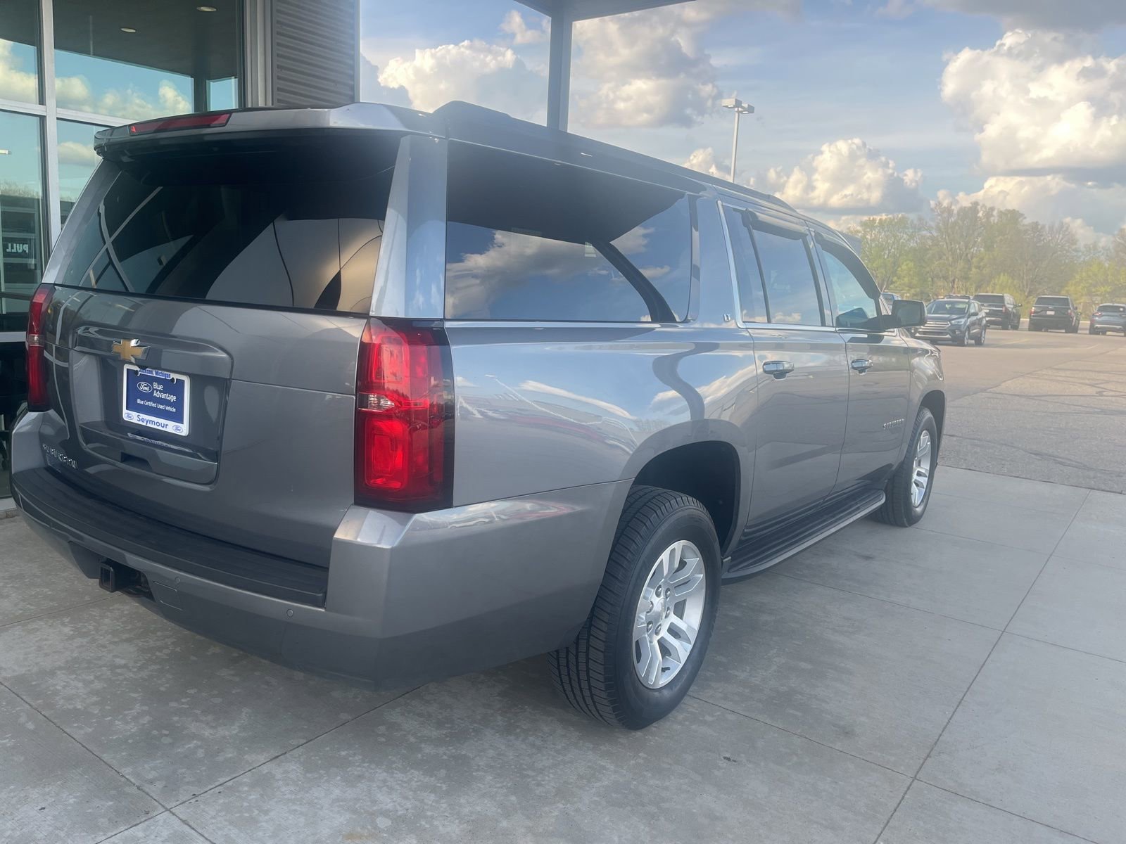 Used 2019 Chevrolet Suburban LT AWD/4WD image 8