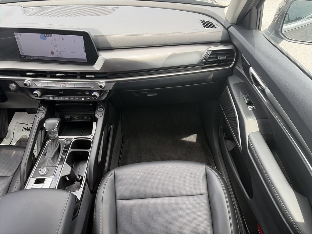 Used 2025 Kia Telluride S FWD image 16