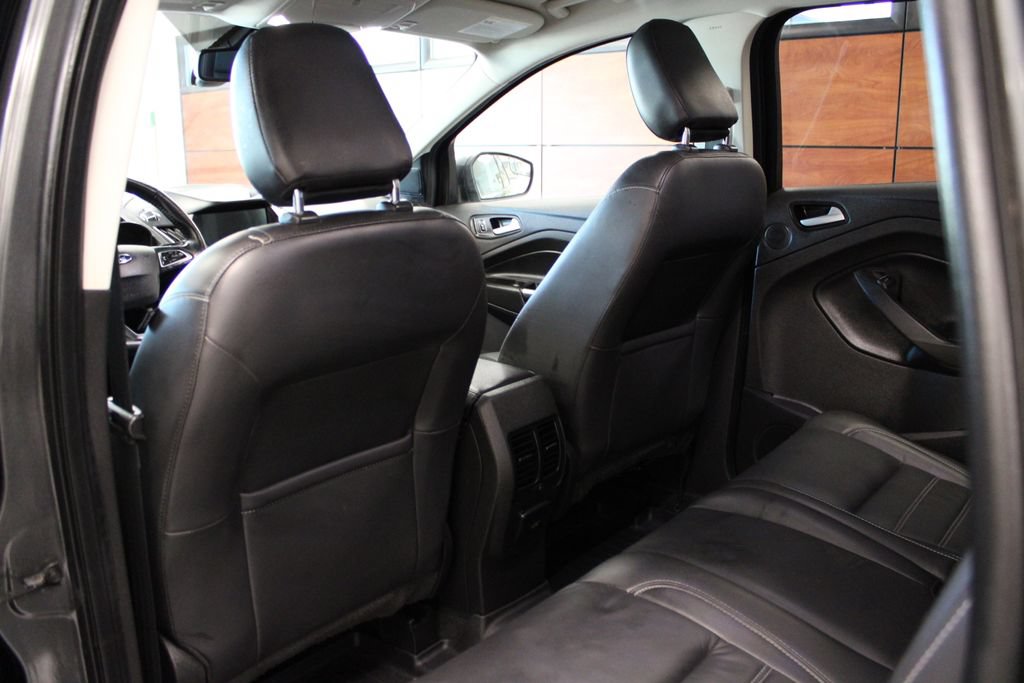 Certified 2019 Ford Escape Titanium w/ U9j03 - Titanium Tow Package AWD/4WD image 31