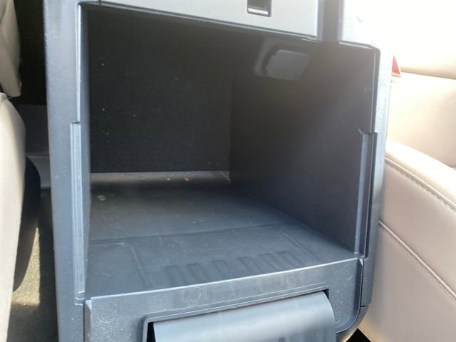 Certified 2022 Ford Explorer XLT w/ Equipment Group 202A image 22