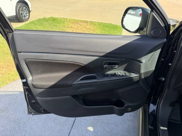 Used 2025 Mitsubishi Outlander Sport AWD image 8