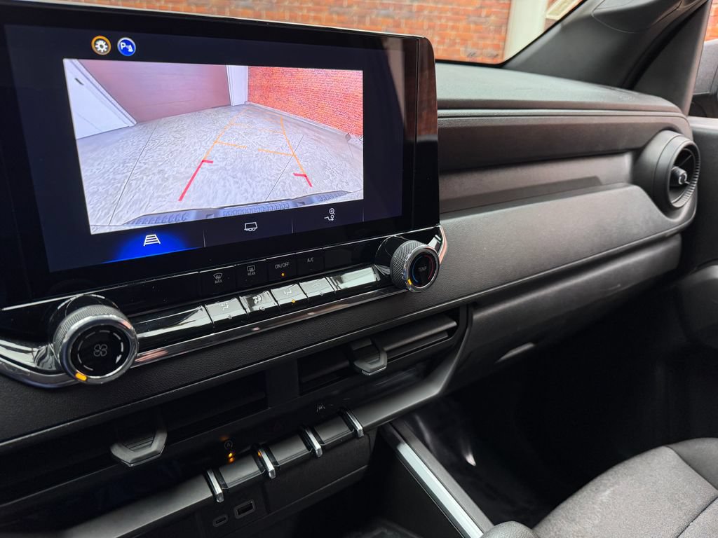 Used 2025 Chevrolet Colorado W/T AWD/4WD image 20