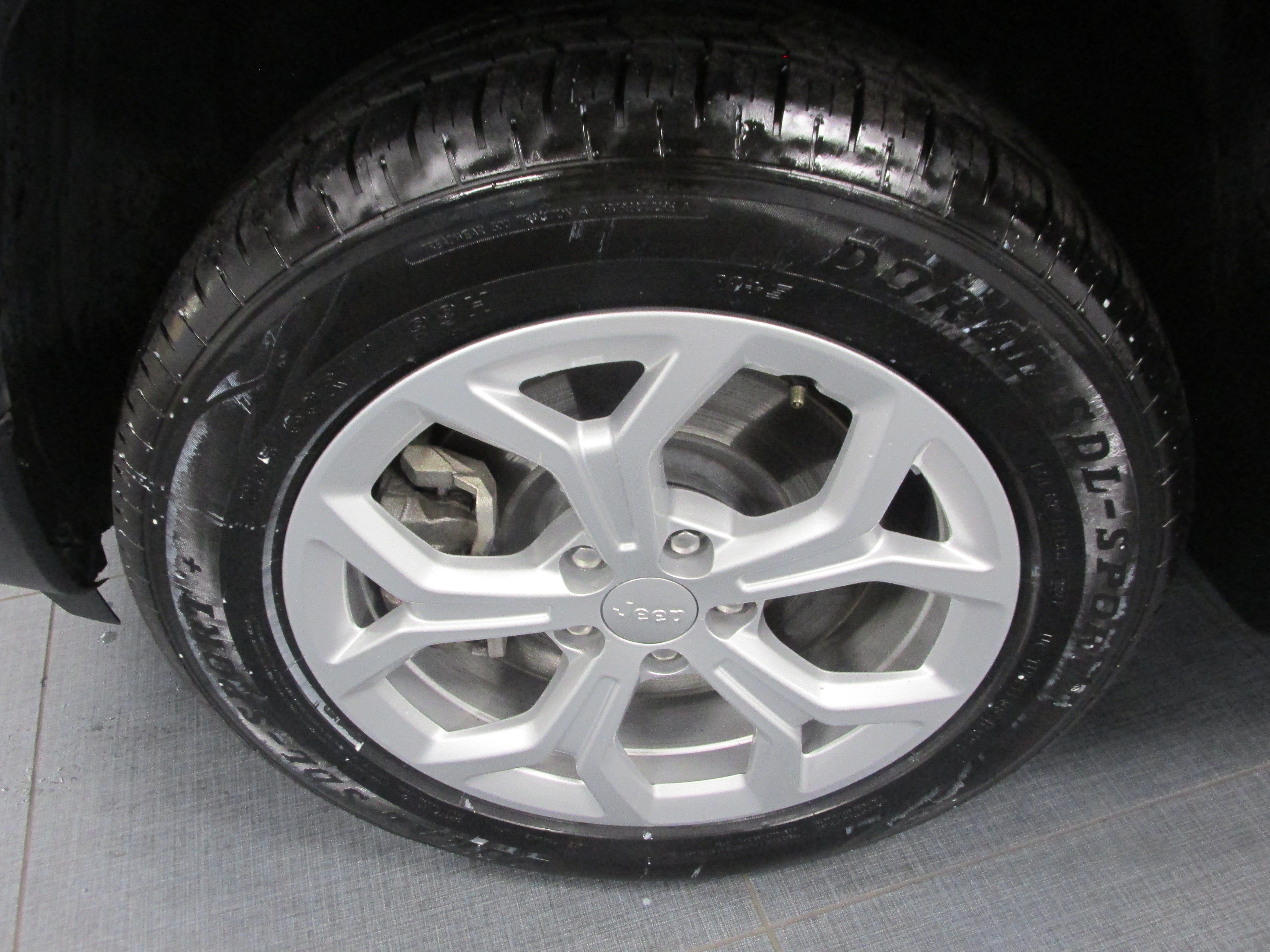 Used 2024 Jeep Compass Latitude AWD/4WD image 14