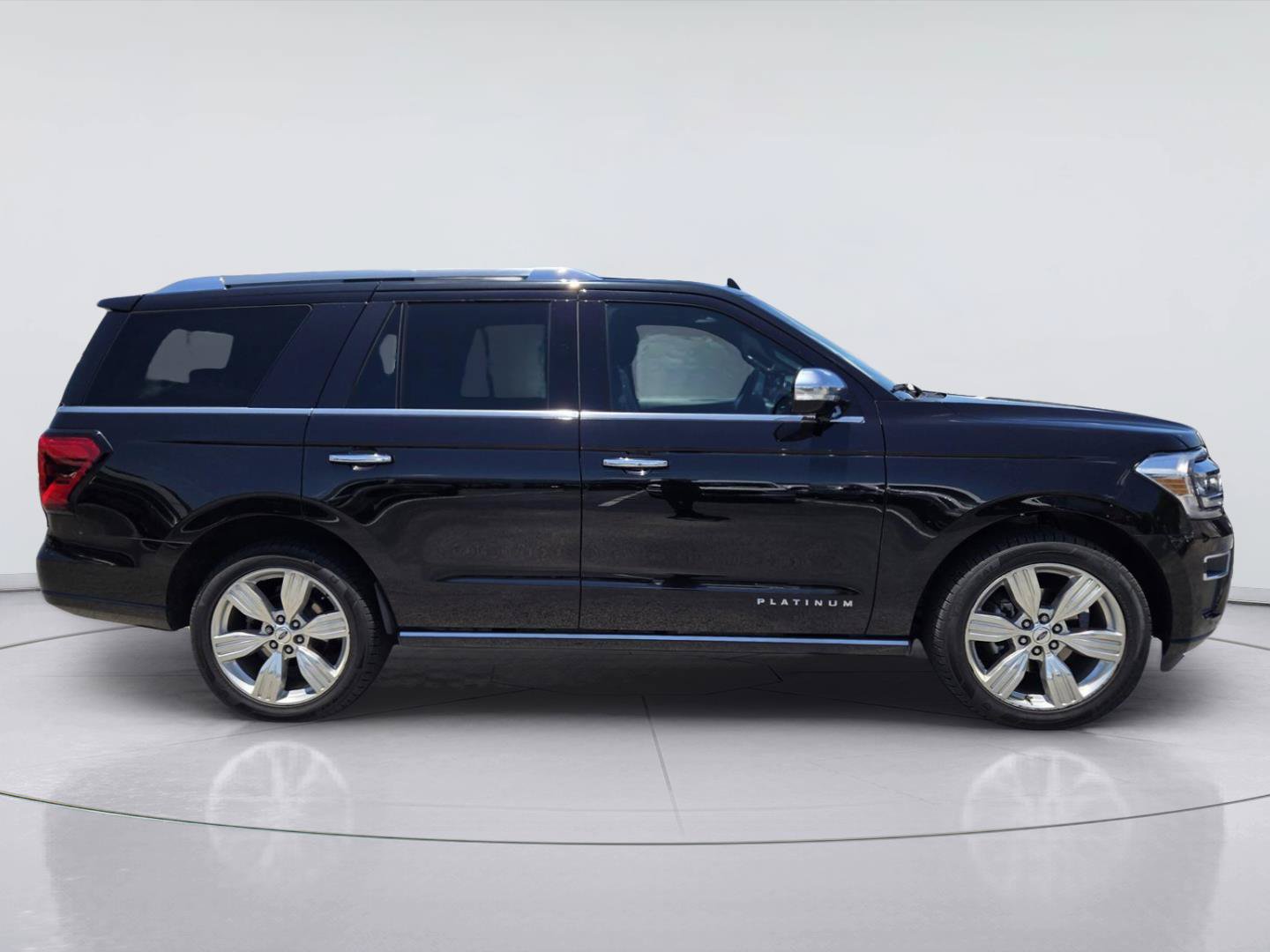Certified 2022 Ford Expedition Platinum RWD image 4