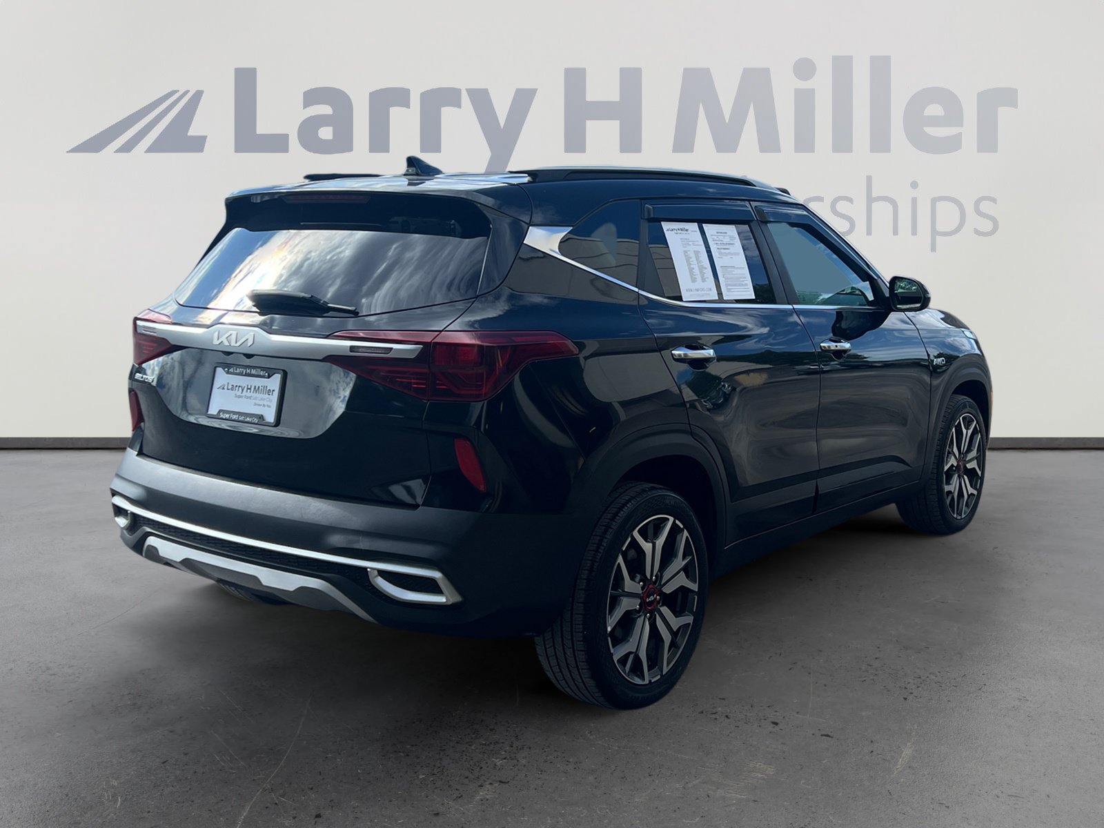 Used 2022 Kia Seltos SX AWD/4WD image 5