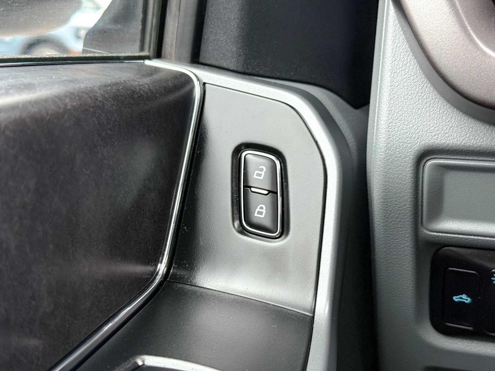 Certified 2025 Ford F150 XLT w/ Equipment Group 301A Standard image 31