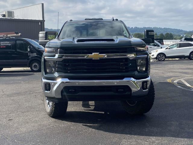 Used 2025 Chevrolet Silverado 2500 LT w/ All Star Edition AWD/4WD image 9