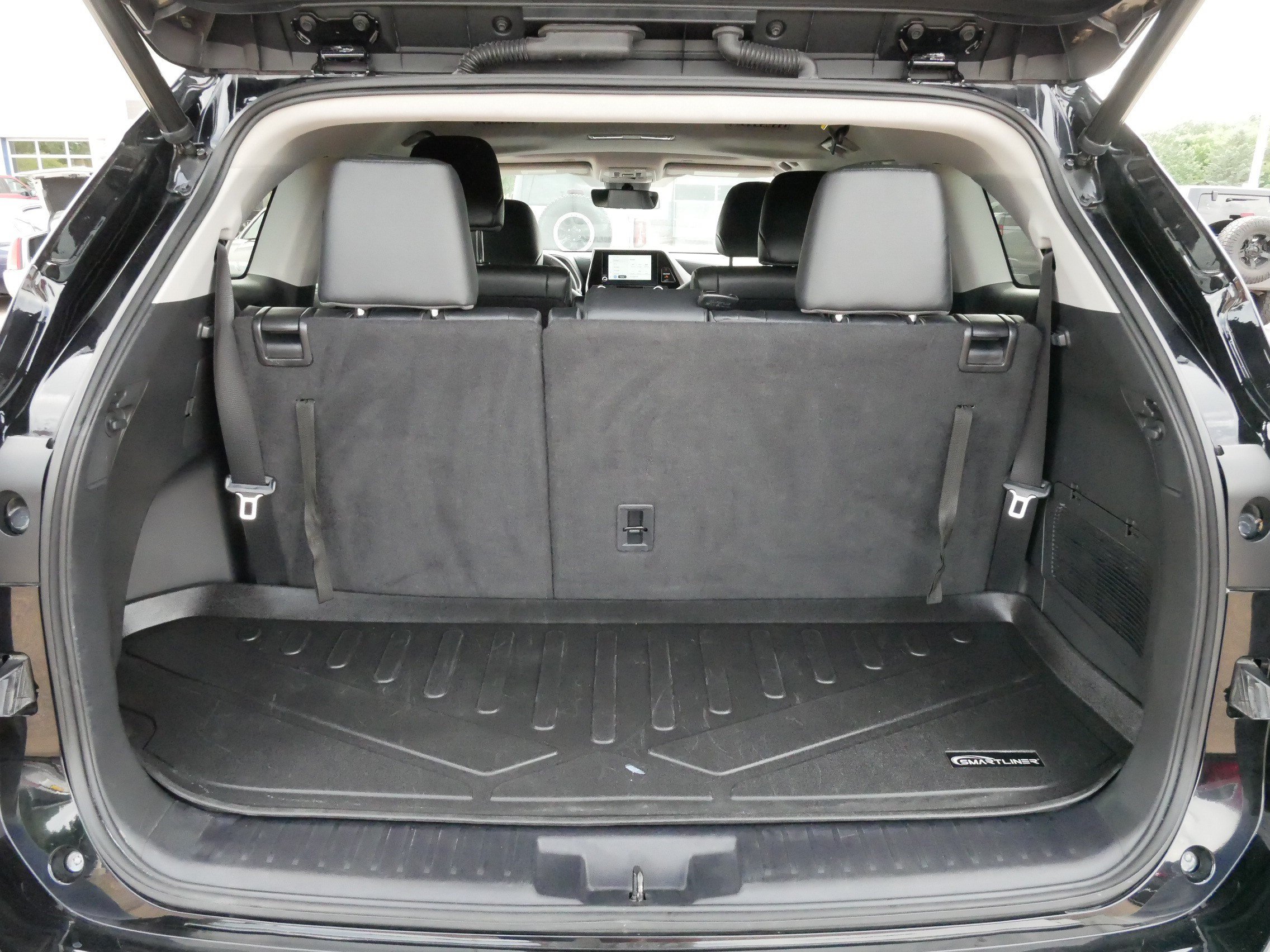 Used 2023 Toyota Highlander XLE AWD/4WD image 18