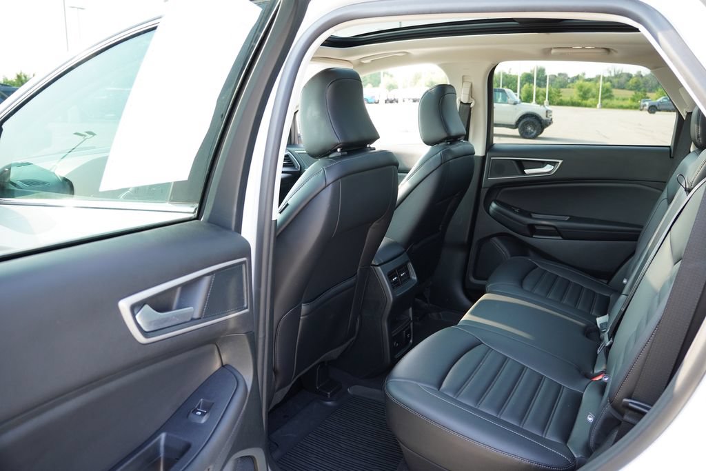 Certified 2024 Ford Edge SEL w/ Convenience Package AWD/4WD image 16