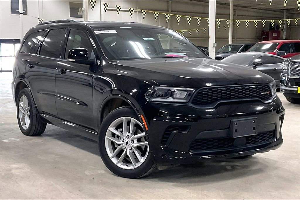 Used 2025 Dodge Durango GT image 3