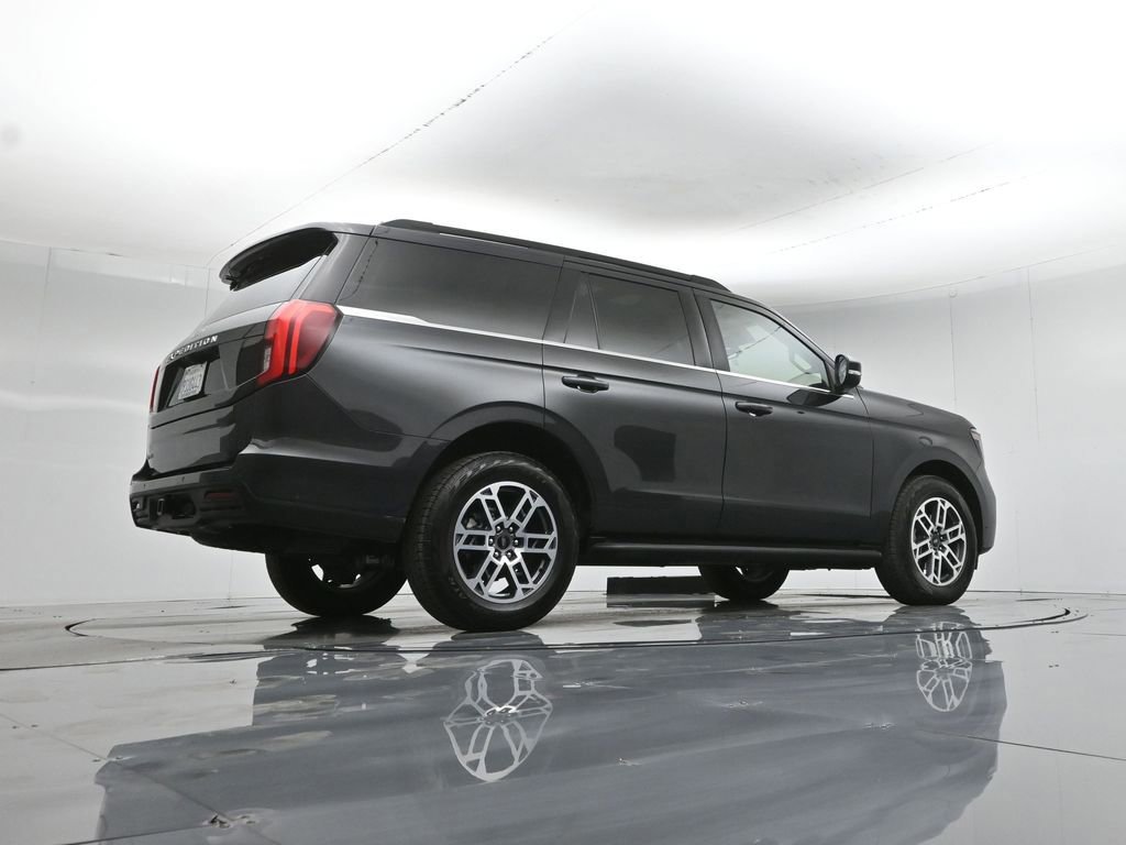 Certified 2025 Ford Expedition Active image 14