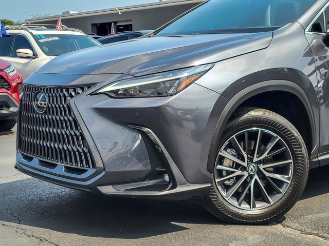 Used 2025 Lexus NX 250 FWD image 3
