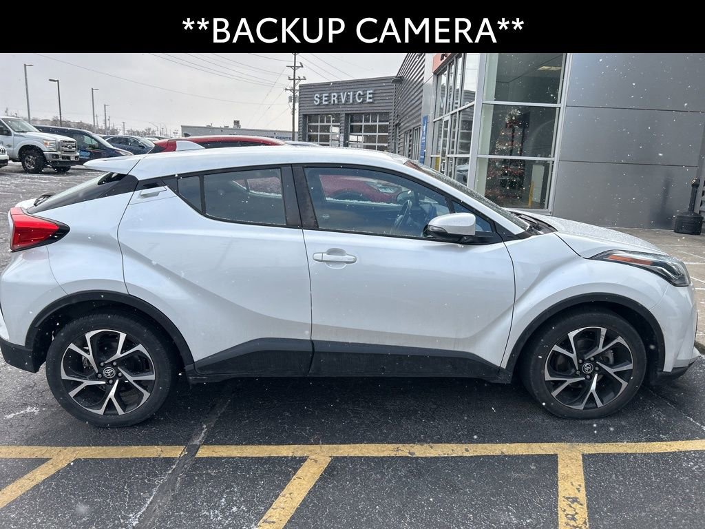 Used 2022 Toyota C-HR XLE image 6
