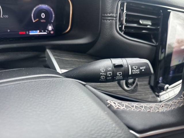 Used 2022 Jeep Wagoneer Series III AWD/4WD image 19