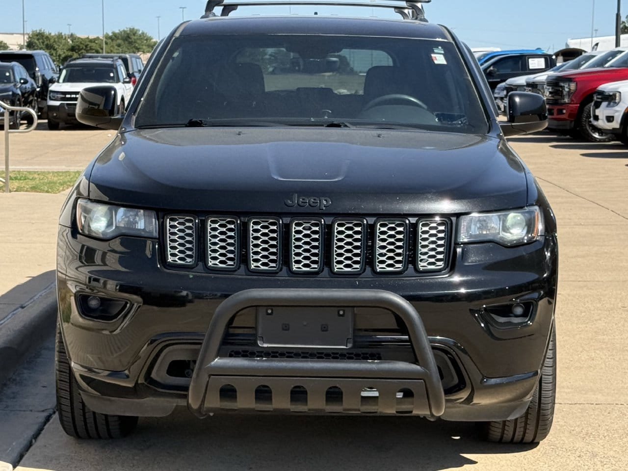 Used 2017 Jeep Grand Cherokee Altitude RWD image 7