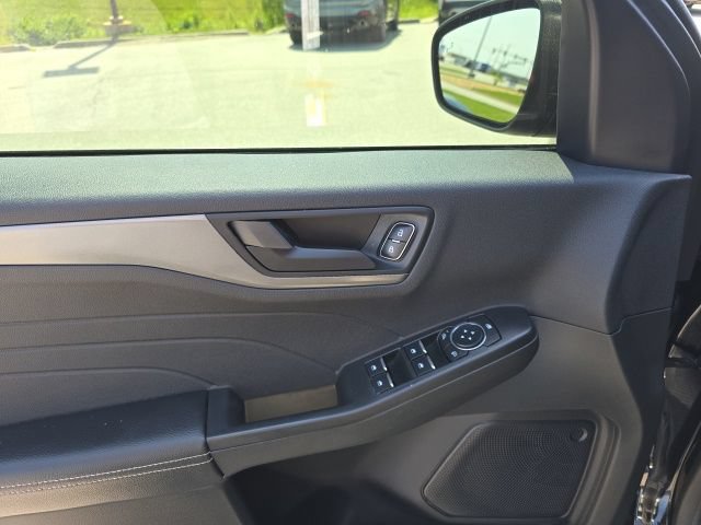 Certified 2023 Ford Escape Active AWD/4WD image 12