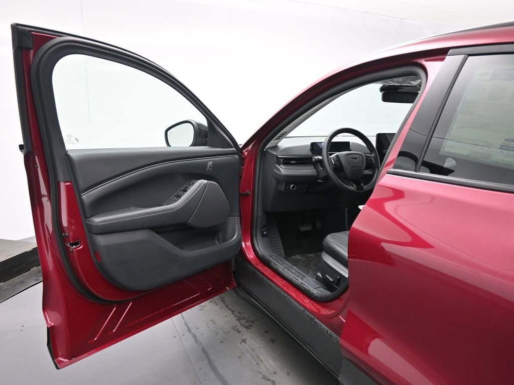 Certified 2025 Ford Mustang Mach-E Select image 9