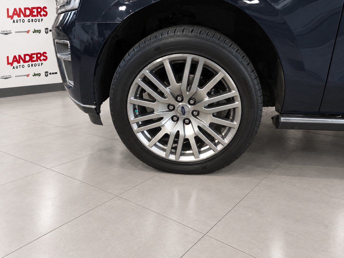 Certified 2022 Ford Expedition Max Limited RWD image 9