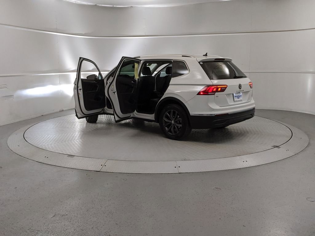Used 2022 Volkswagen Tiguan SE image 10