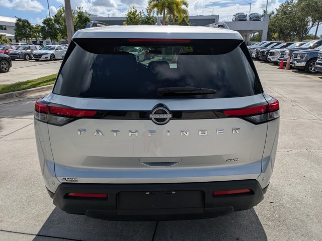 Used 2025 Nissan Pathfinder SV AWD/4WD image 5