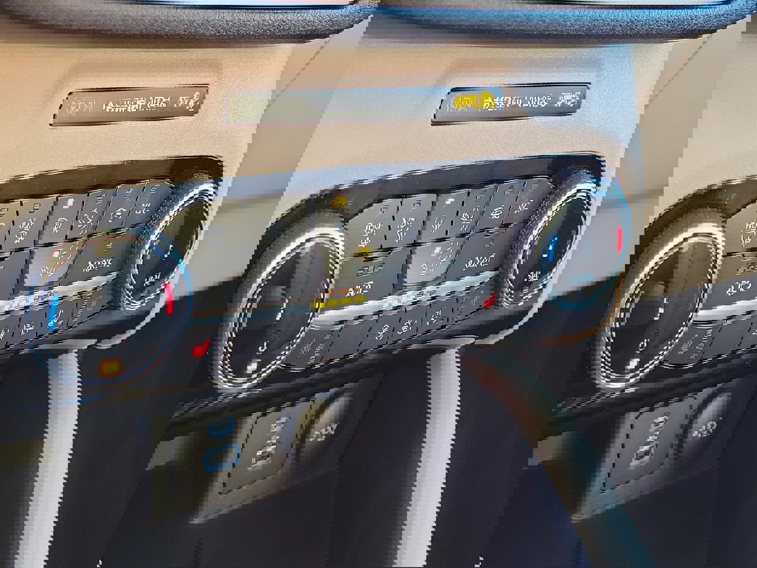 Certified 2022 Ford Escape SEL image 32