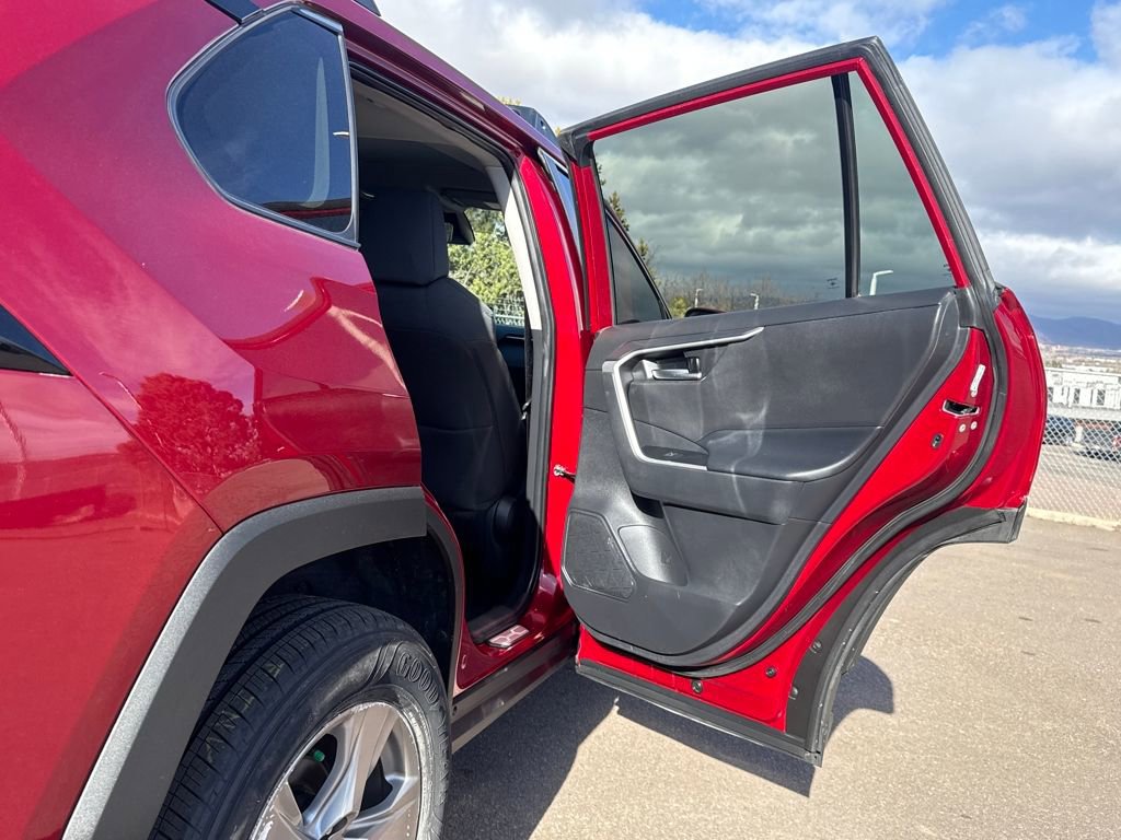 Used 2024 Toyota RAV4 XLE w/ Convenience Package image 24