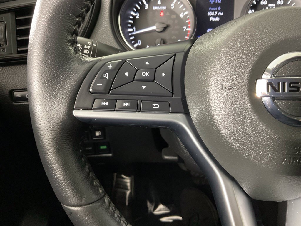 Used 2019 Nissan Rogue SV w/ Premium Package FWD image 24