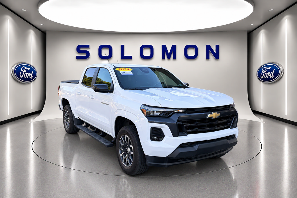 Used 2024 Chevrolet Colorado LT w/ LT Convenience Package III AWD/4WD image 3