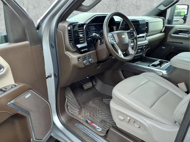 Used 2024 Chevrolet Silverado 3500 LTZ w/ LTZ Convenience Package AWD/4WD image 12