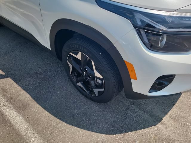 Used 2024 Kia Seltos EX AWD/4WD image 4