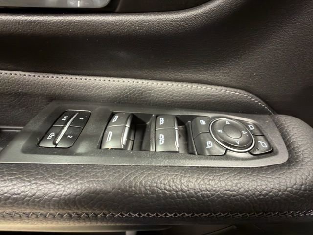 Used 2021 GMC Yukon Denali AWD/4WD image 13