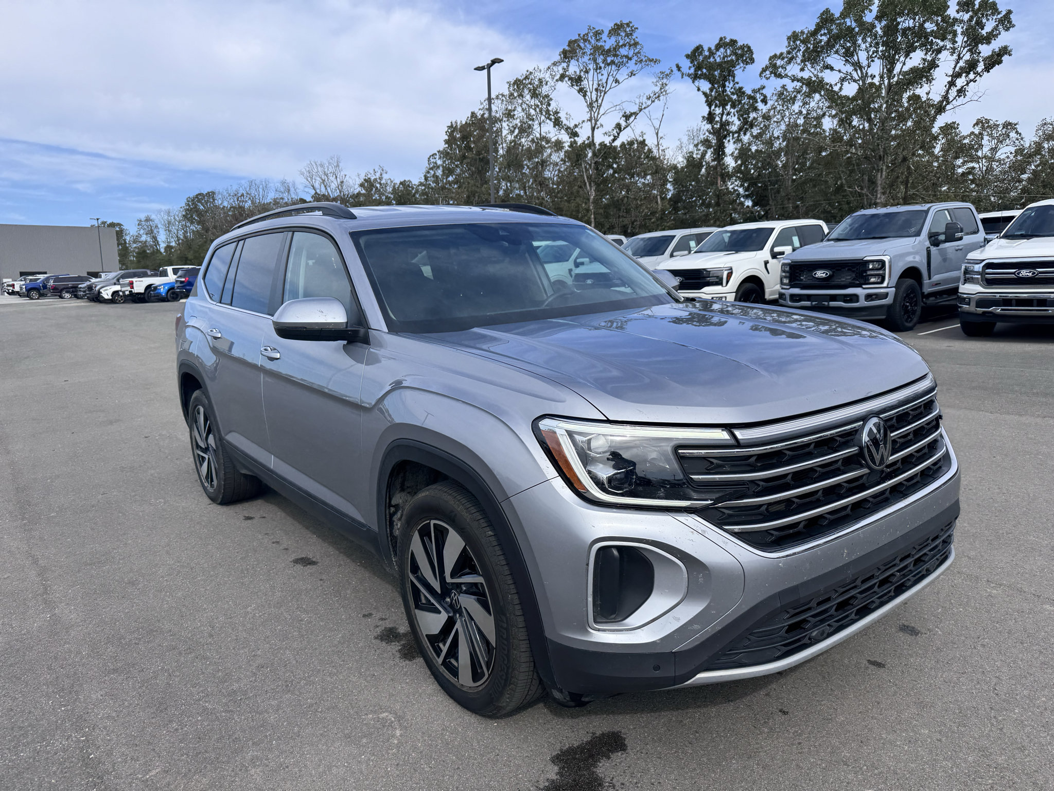 Used 2024 Volkswagen Atlas SE AWD/4WD image 5