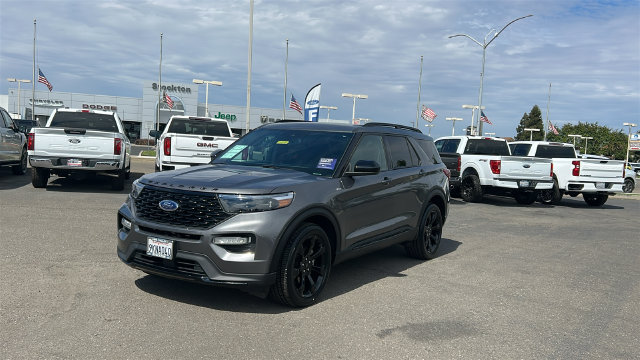 Certified 2023 Ford Explorer ST-Line AWD/4WD image 8