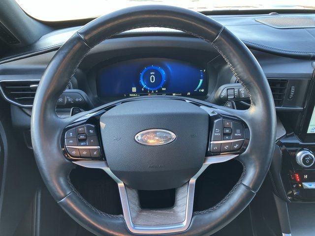 Certified 2021 Ford Explorer Platinum w/ Equipment Group 601A image 13