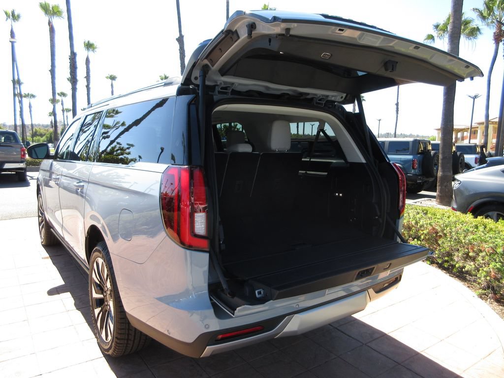 Certified 2025 Ford Expedition Max Platinum w/ Driver's Package AWD/4WD image 25