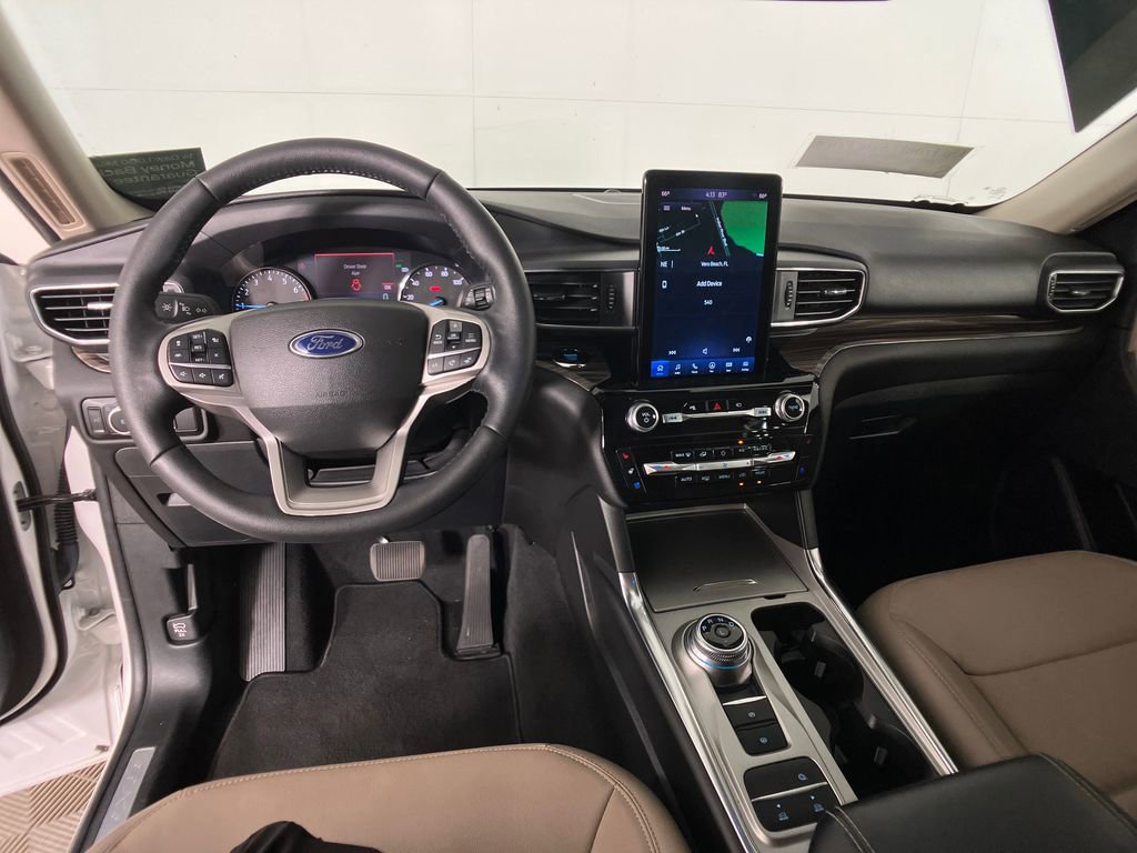 Certified 2022 Ford Explorer Limited w/ Limited Technology Package image 13