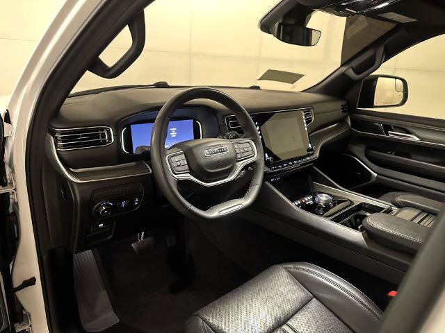 Used 2024 Jeep Wagoneer Series II w/ Flexible Seating Group RWD image 16