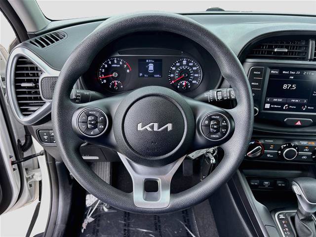Used 2022 Kia Soul LX w/ Technology Package FWD image 12
