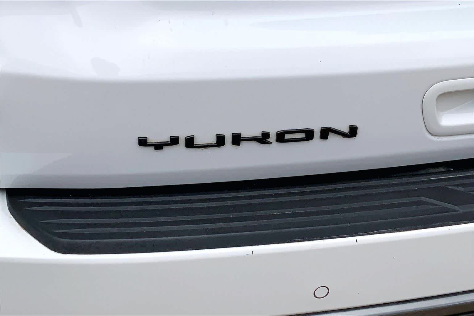 Used 2024 GMC Yukon XL AT4 w/ AT4 Premium Plus Package AWD/4WD image 10