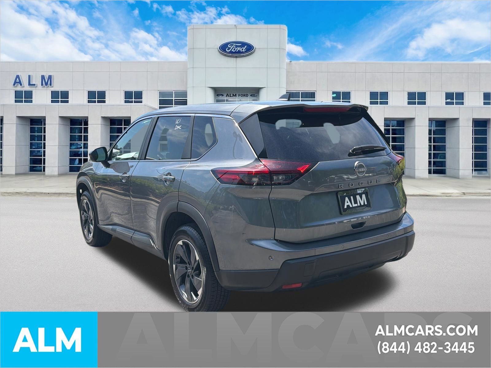 Used 2025 Nissan Rogue SV FWD image 8