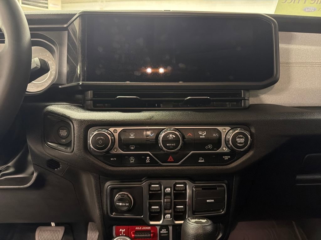 Used 2024 Jeep Wrangler Willys image 22