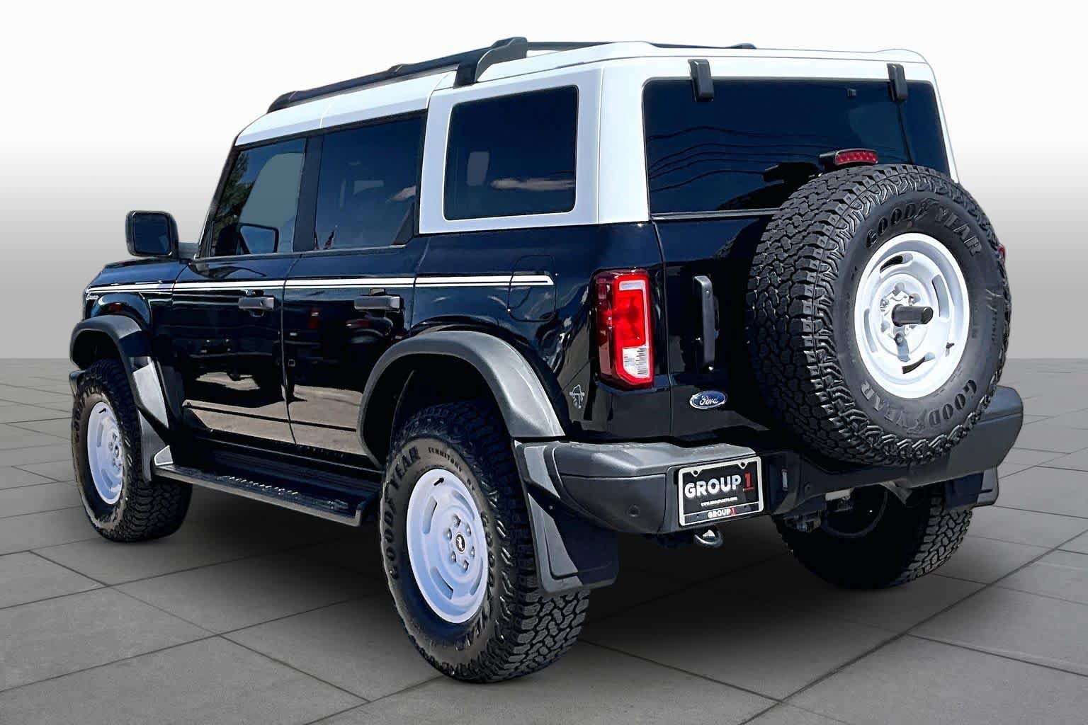 Certified 2025 Ford Bronco Heritage Edition AWD/4WD image 11