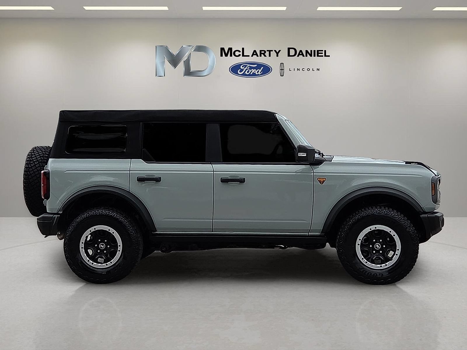 Certified 2023 Ford Bronco Badlands w/ Sasquatch Package AWD/4WD image 6