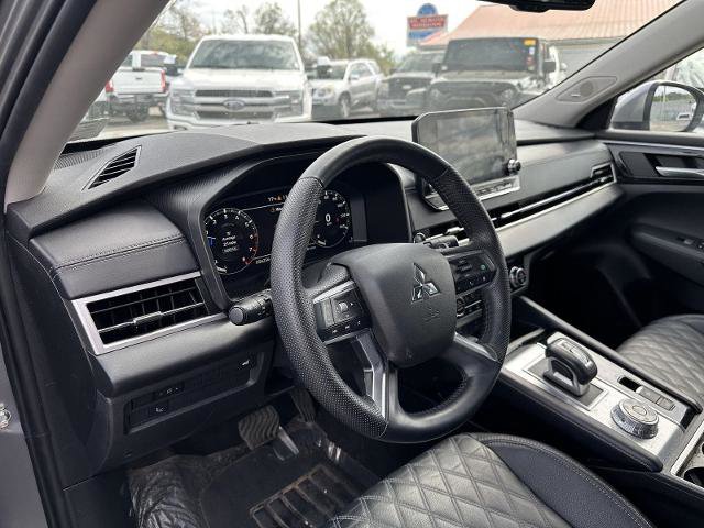 Used 2023 Mitsubishi Outlander SEL AWD/4WD image 22