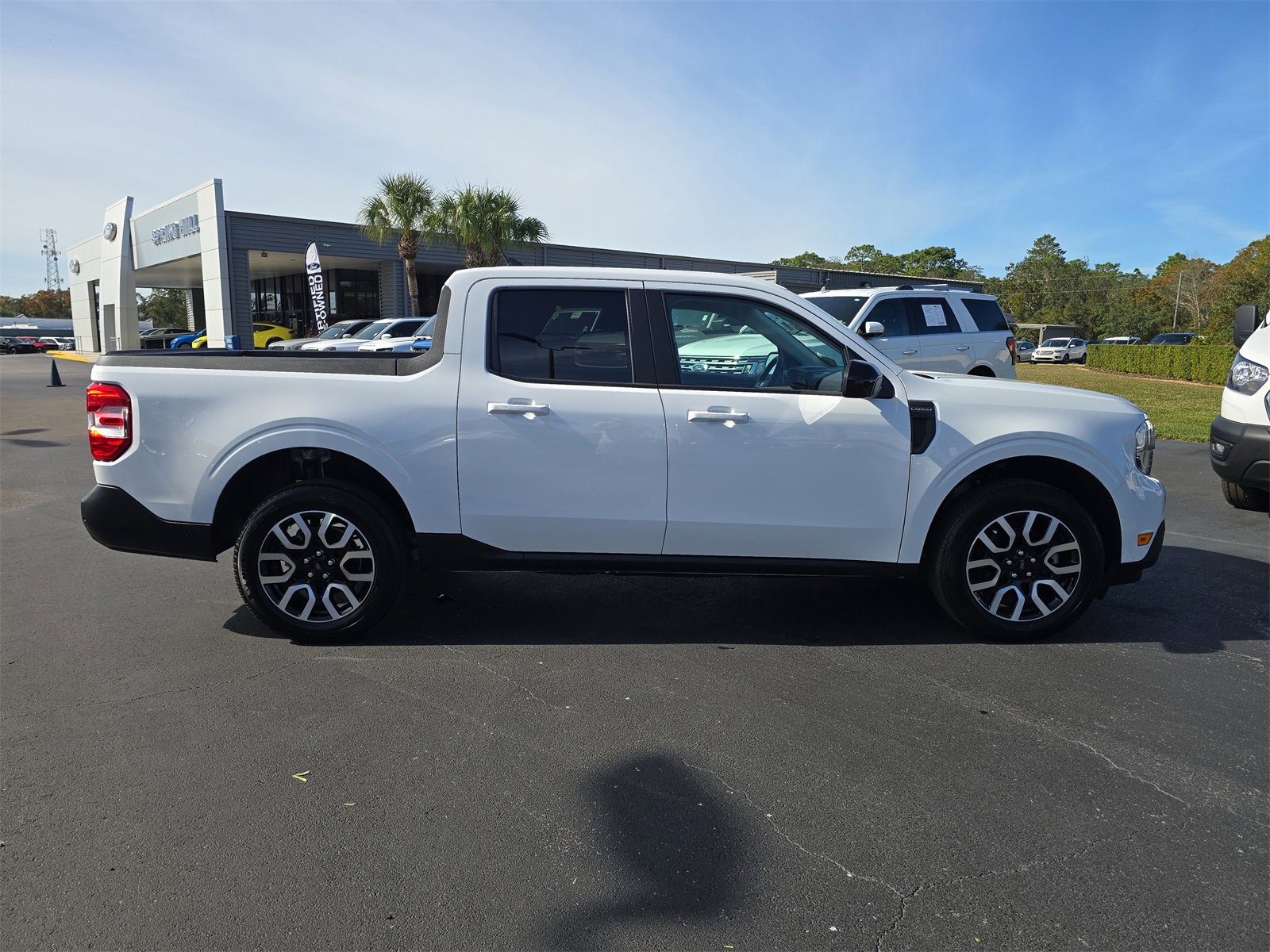 Certified 2024 Ford Maverick Lariat image 3