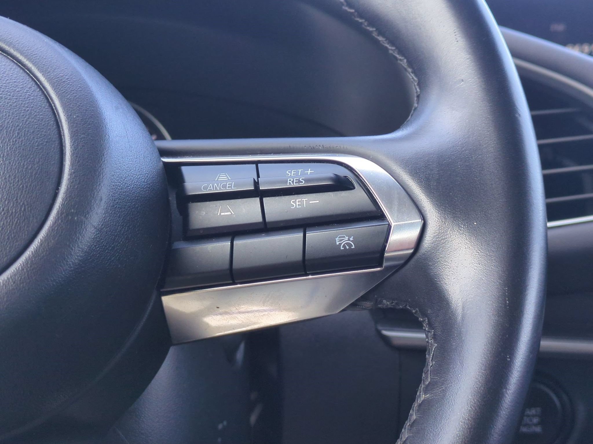 Used 2025 MAZDA MAZDA3 s FWD image 17