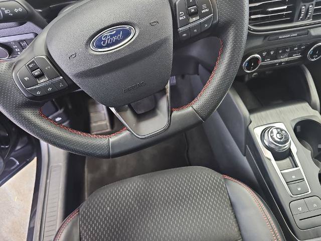 Certified 2025 Ford Escape ST-Line AWD/4WD image 14