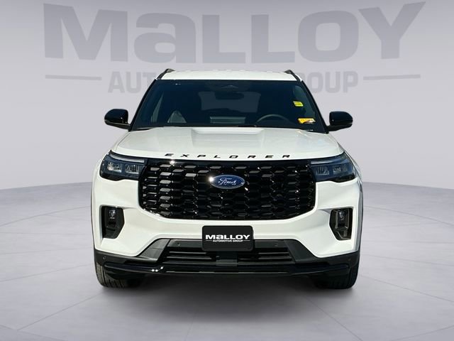Certified 2025 Ford Explorer ST-Line image 9